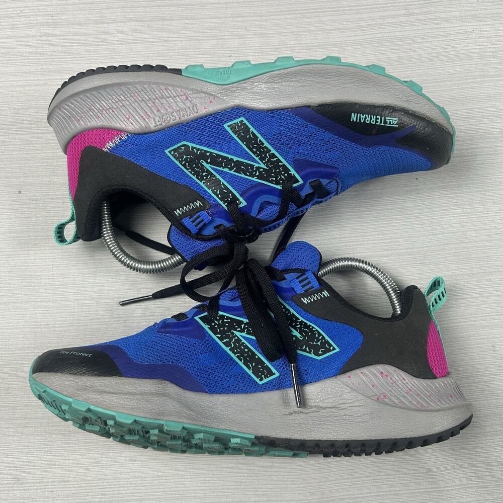 New Balance DynaSoft V4 Women’s Size 8.5 Blue Running Trail Sneakers WTNTRLL4